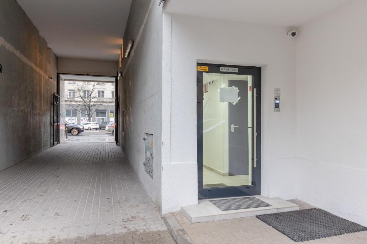 Spacious With Panoramic View Of By Renters
