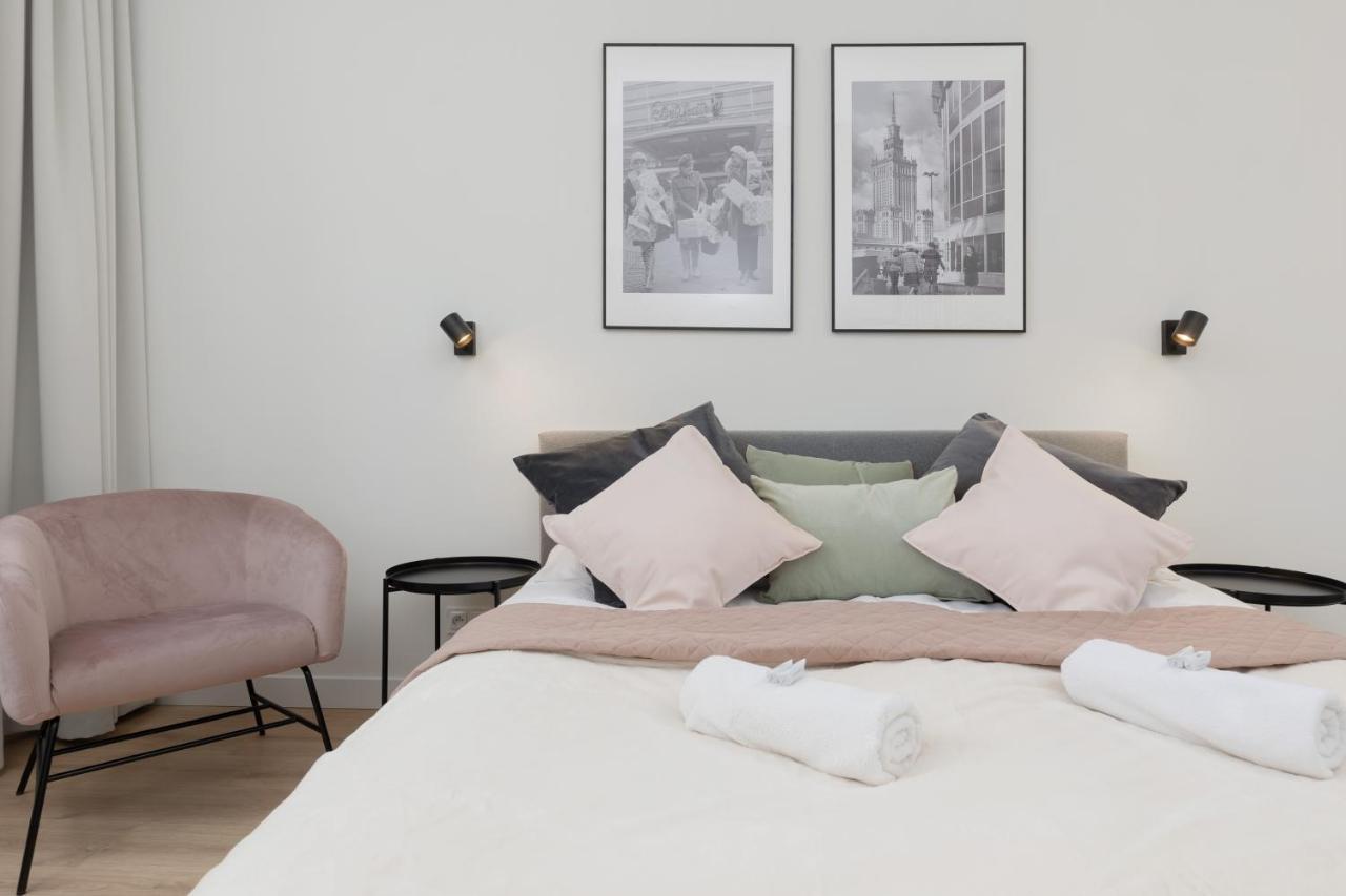 Spacious With Panoramic View Of By Renters *