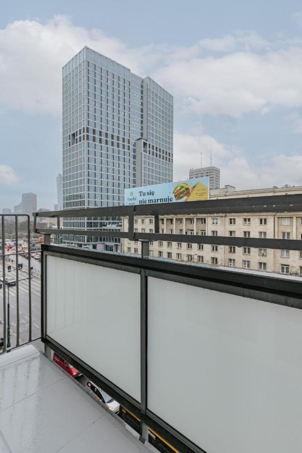 Spacious With Panoramic View Of By Renters Apartment *