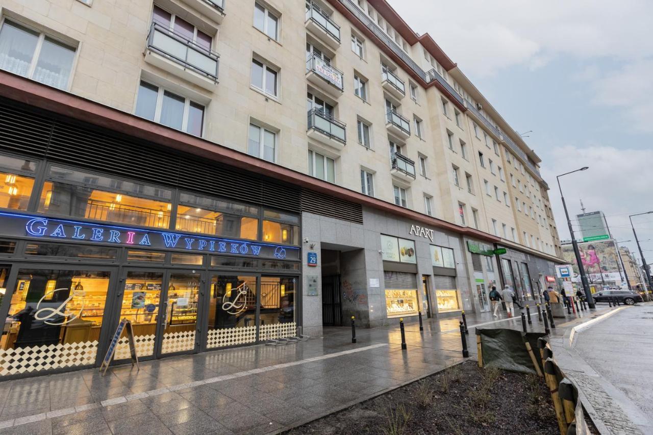 Spacious With Panoramic View Of By Renters *