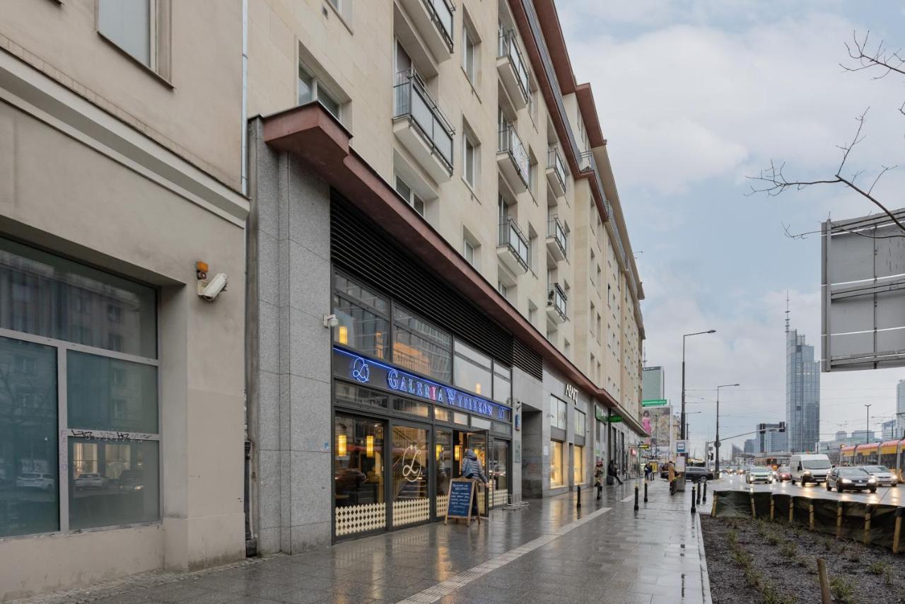 Spacious With Panoramic View Of By Renters