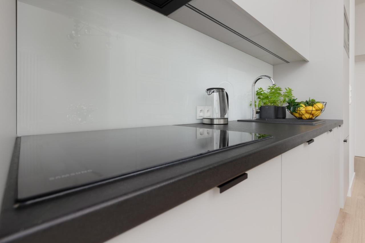 Spacious With Panoramic View Of By Renters