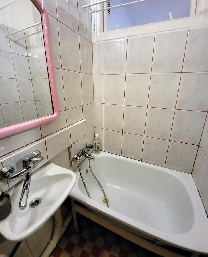 Apartment Near Metro Rondo Daszynskiego