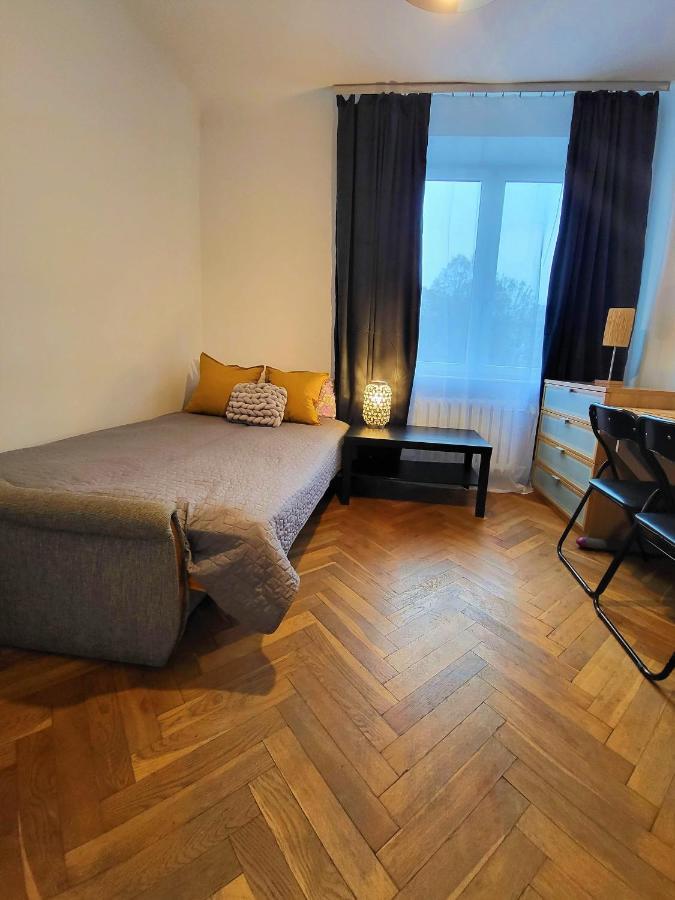 Apartment Near Metro Rondo Daszynskiego