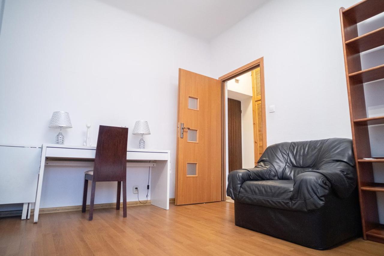 Apartment 5 Near Metro Politechnika Dnf
