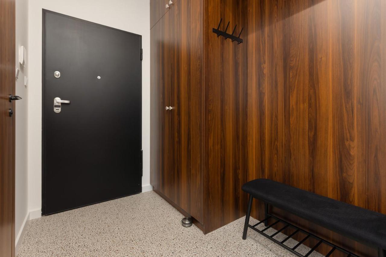Trendy & Spacious 3-room Wilanow By Renters Apartment Warsaw