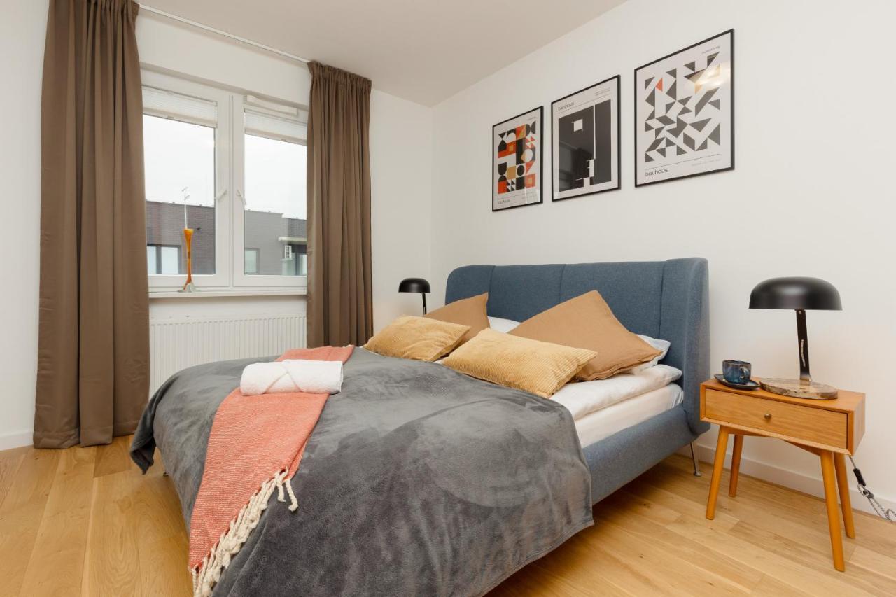 Apartment Trendy & Spacious 3-room Wilanow By Renters