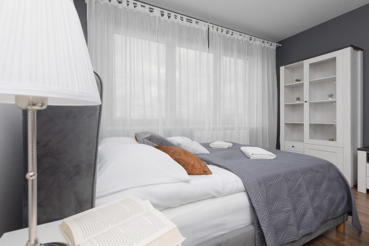 Comfy & Trendy Studio Wola By Renters Apartment Warschau