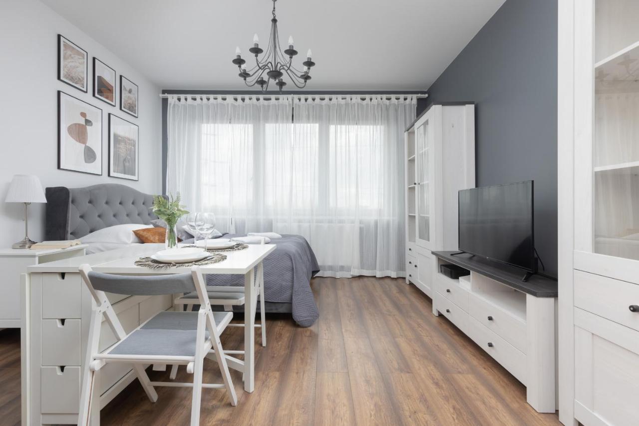 Apartment Comfy & Trendy Studio Wola By Renters