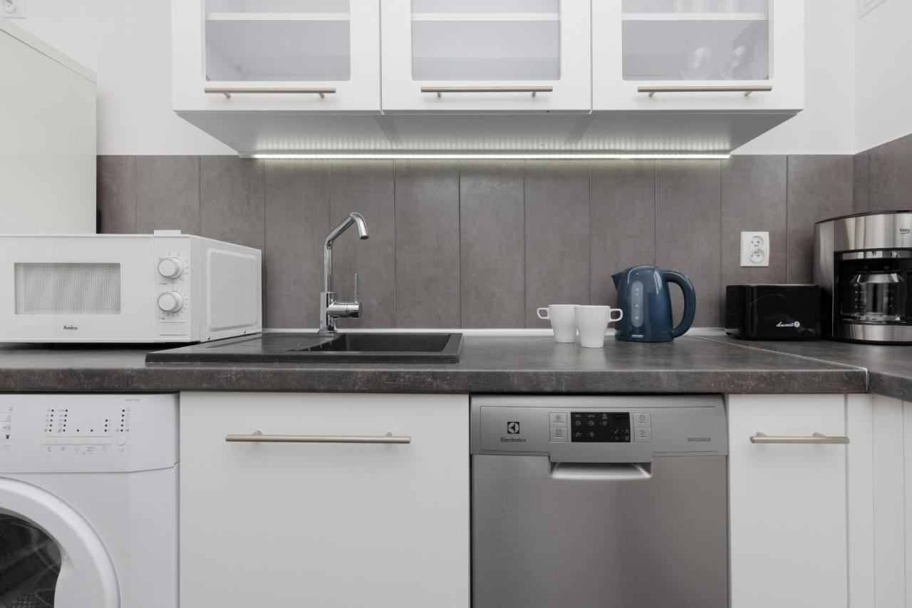 Apartment Old Town Spacious Bonifraterska By Renters Warsaw