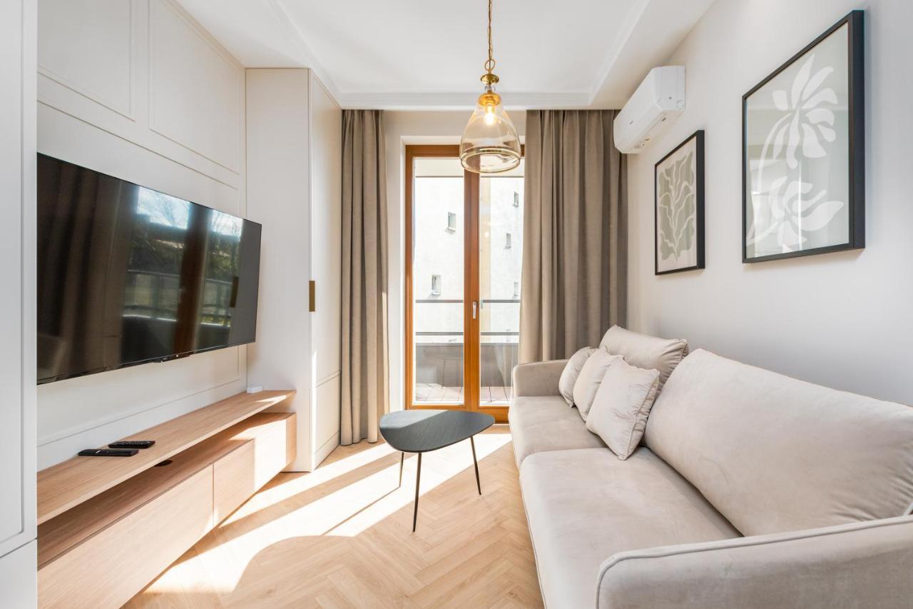 Aleja Solidarnosci 60b Apartment