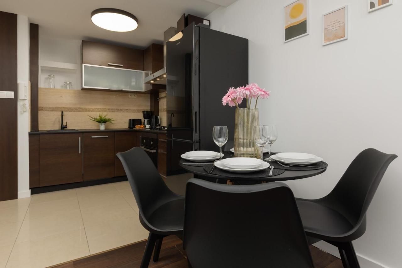 Căn hộ Family Near Pge Narodowy By Renters Warsaw
