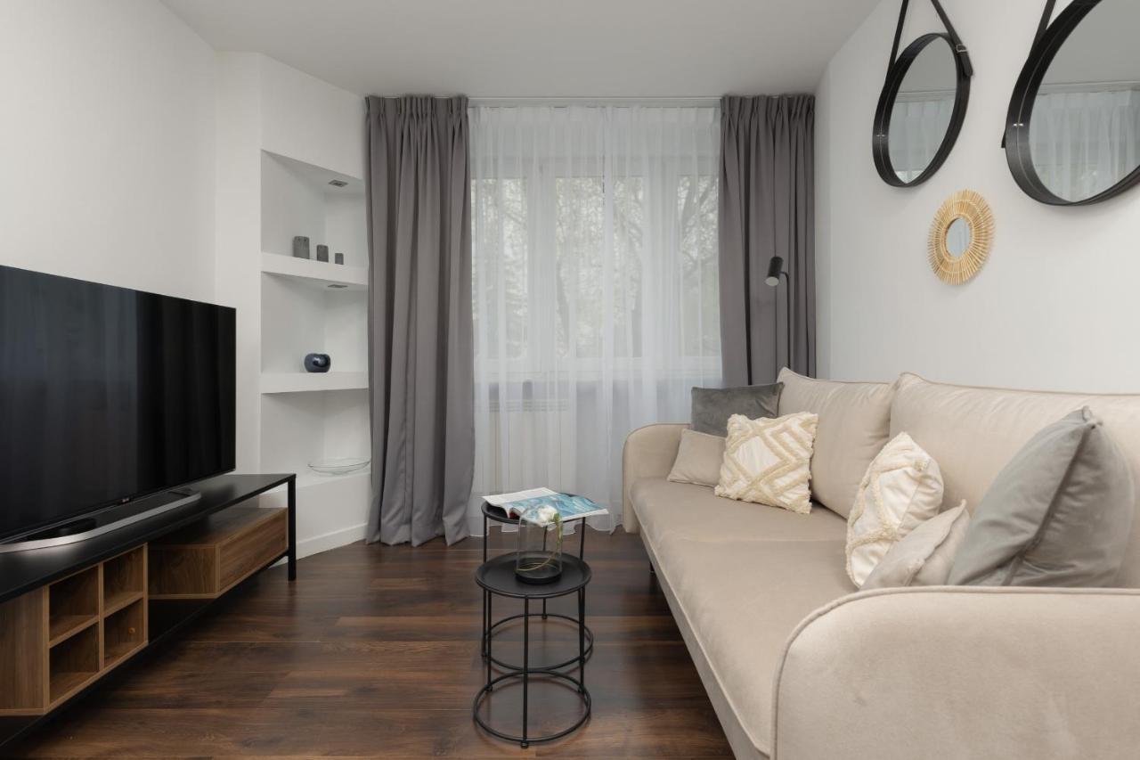 Family Near Pge Narodowy By Renters