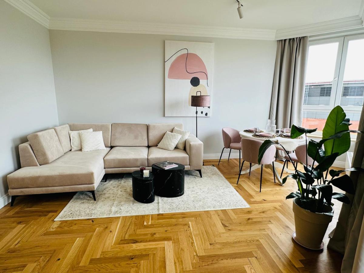 Apartment Premium By B2