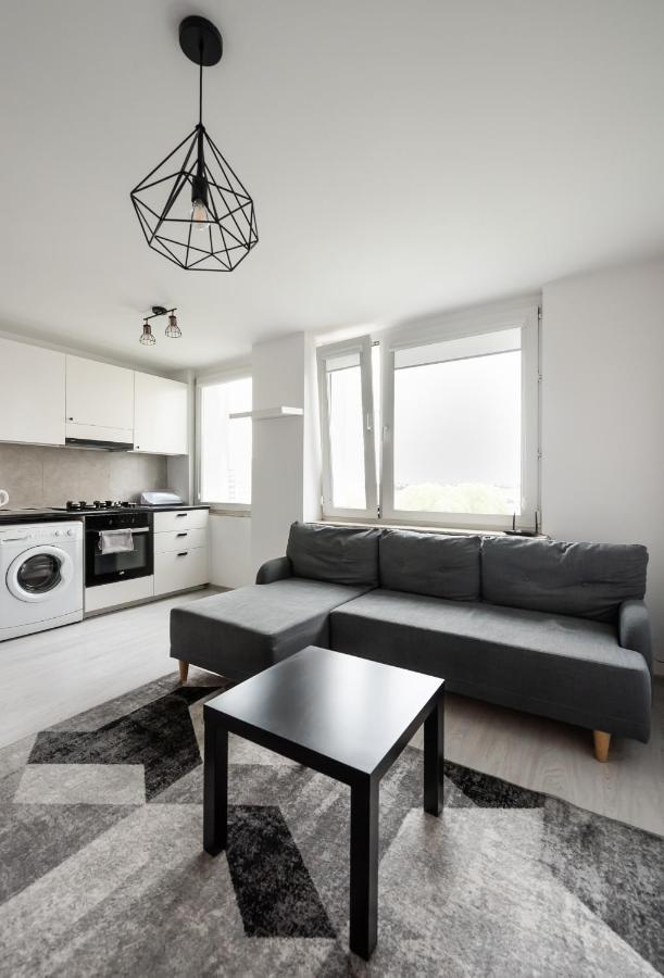 Apartment Witolinska White & Black Warschau