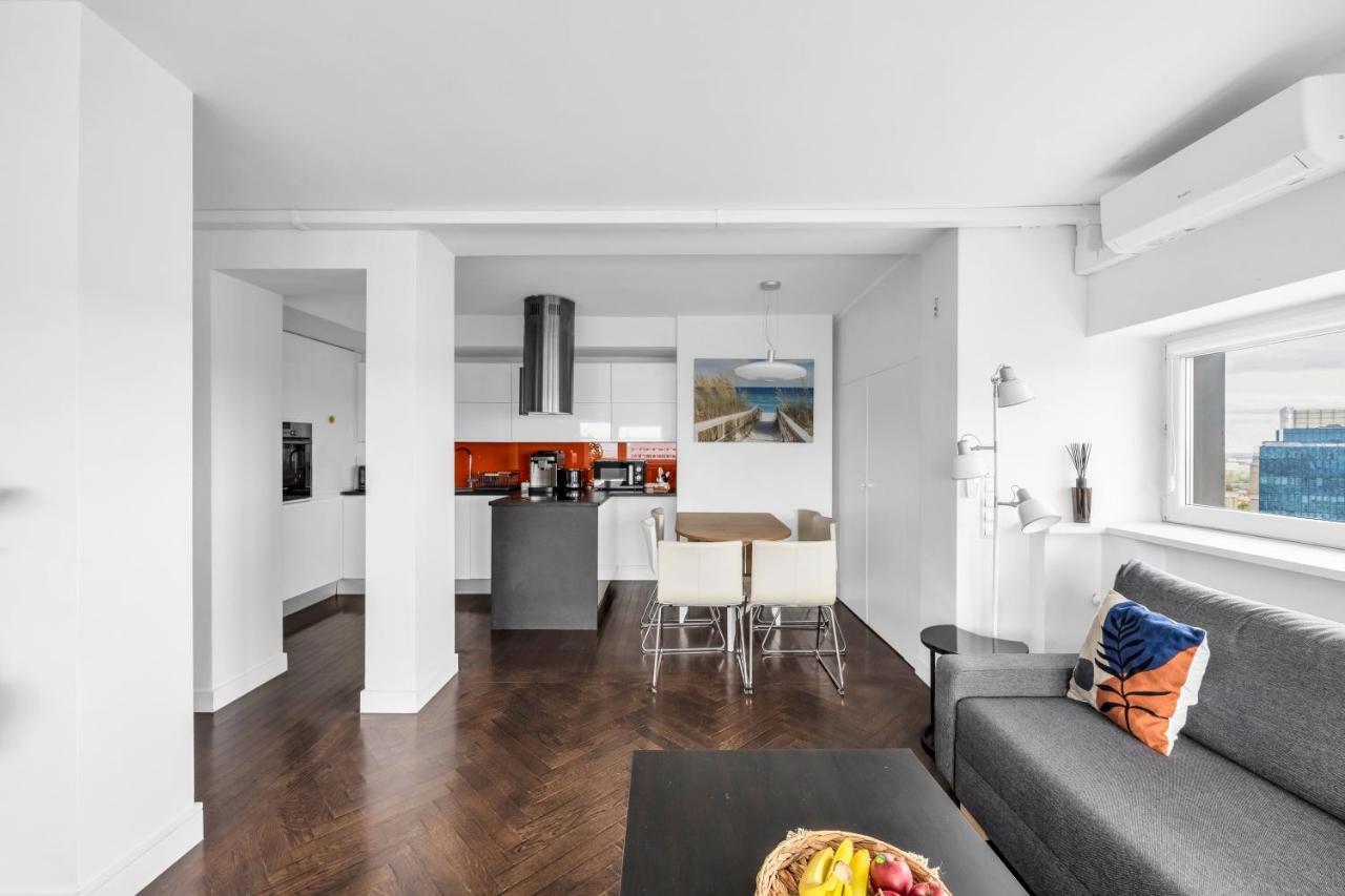 23rd Floor 3br With Views Of Apartment Warsaw