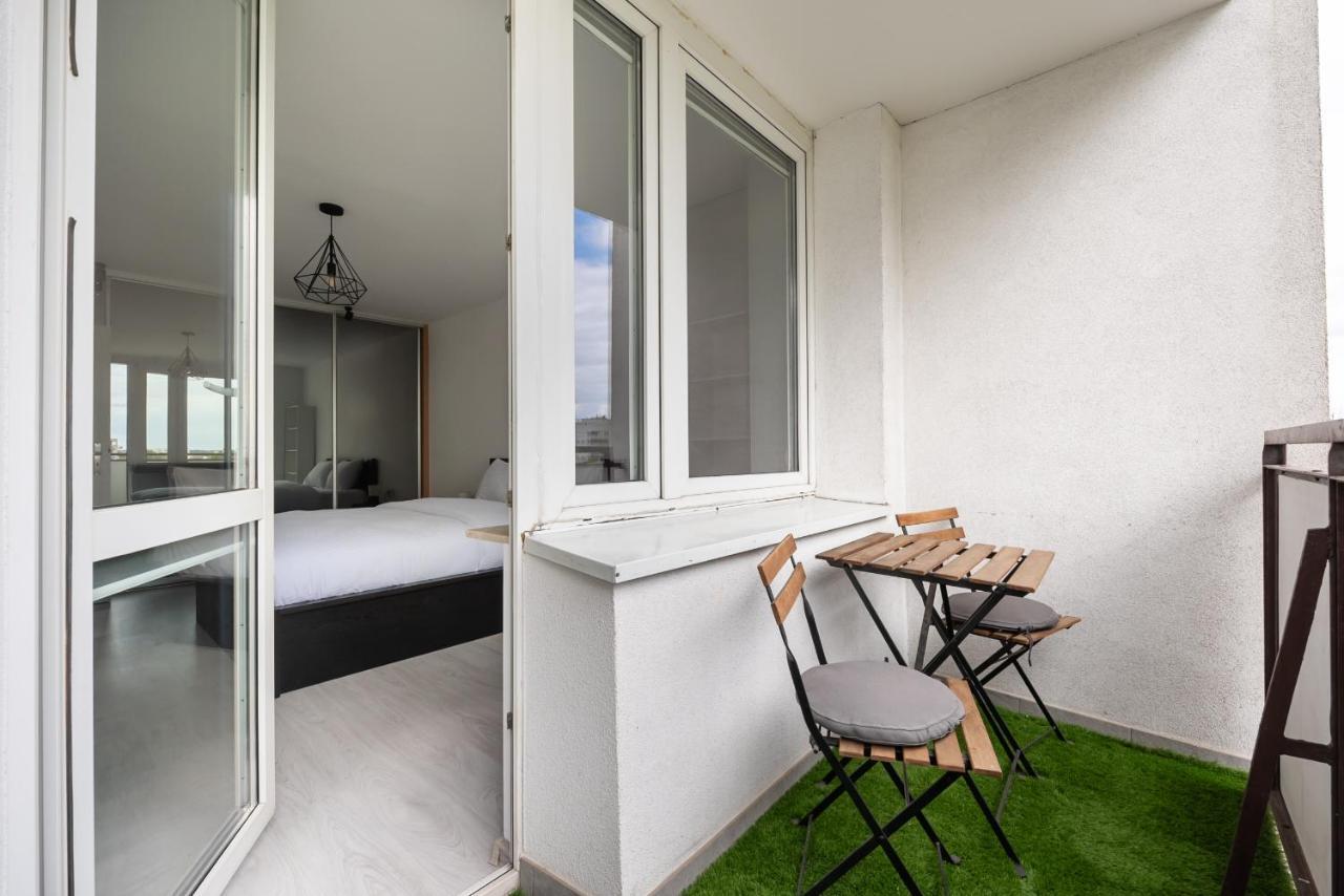 Apartment Witolinska White & Black