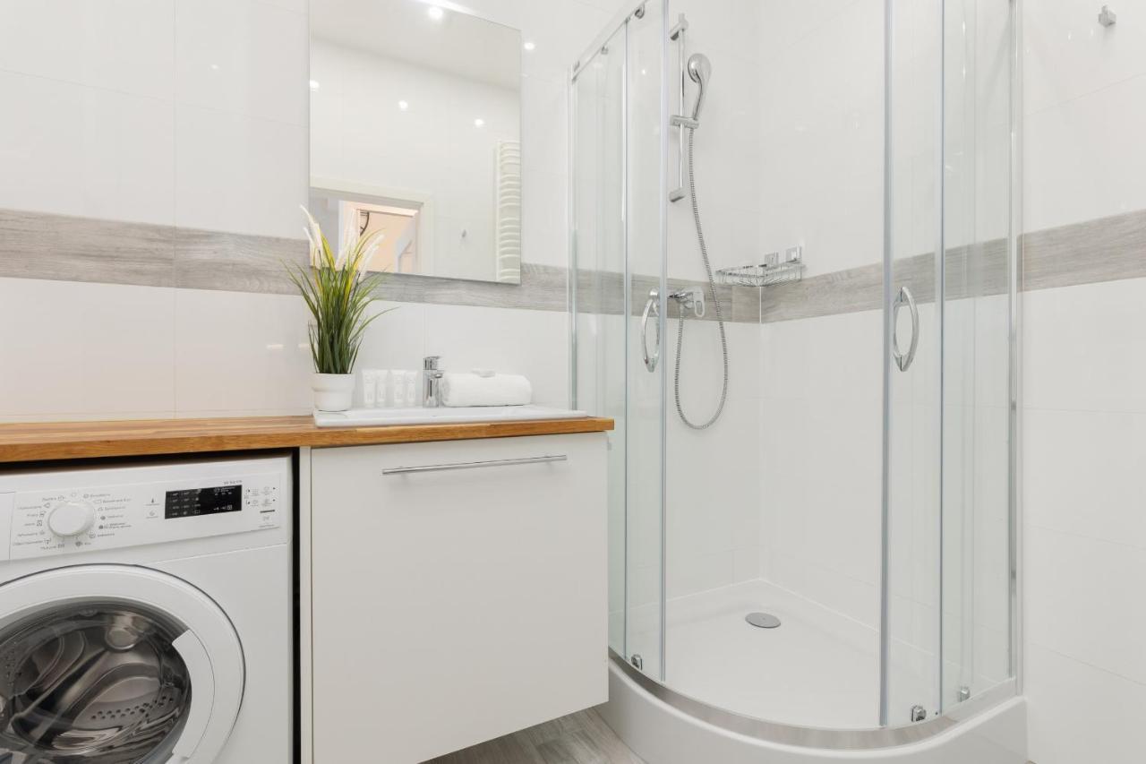 Beautfiul For Families With Ac By Renters Apartment *
