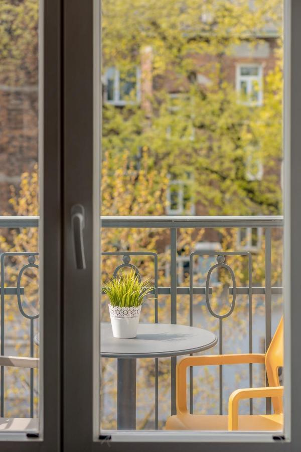 With Balcony Warsaw's Praga By Renters Apartment