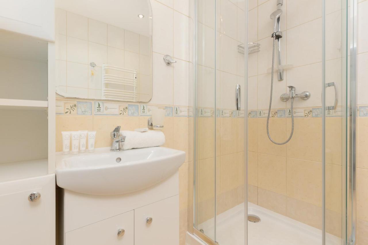 Metro Natolin Ursynow Centre Studio With Balcony By Renters *