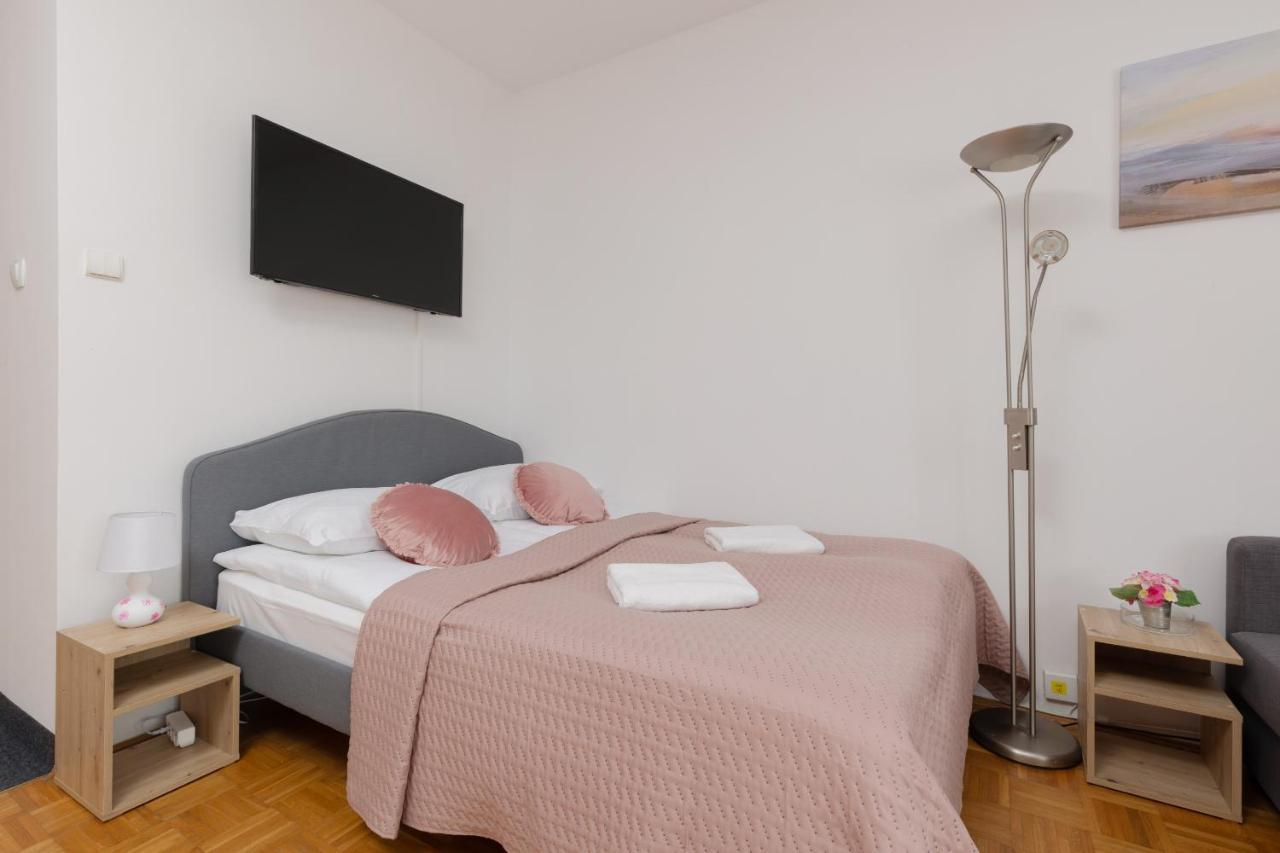 Metro Natolin Ursynow Centre Studio With Balcony By Renters Apartment *