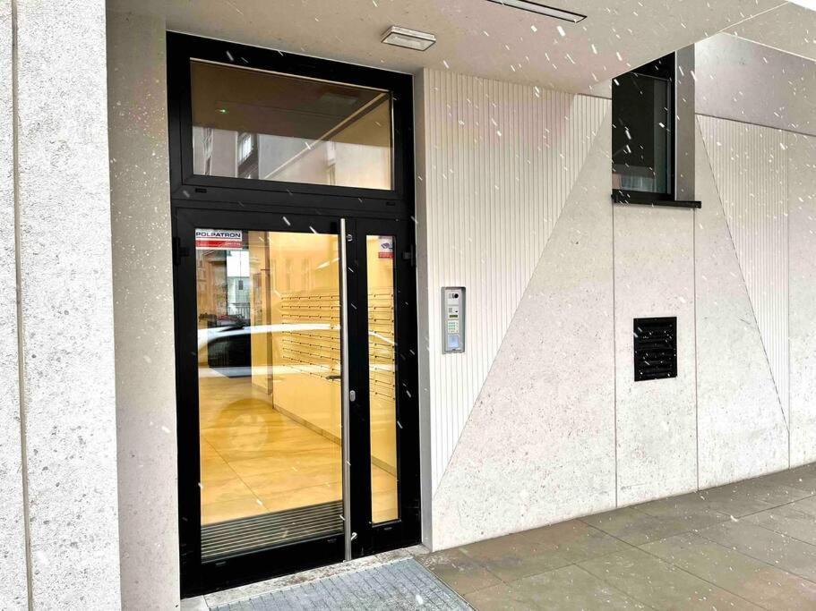 Apartment Targowa Charming By The National Stadium