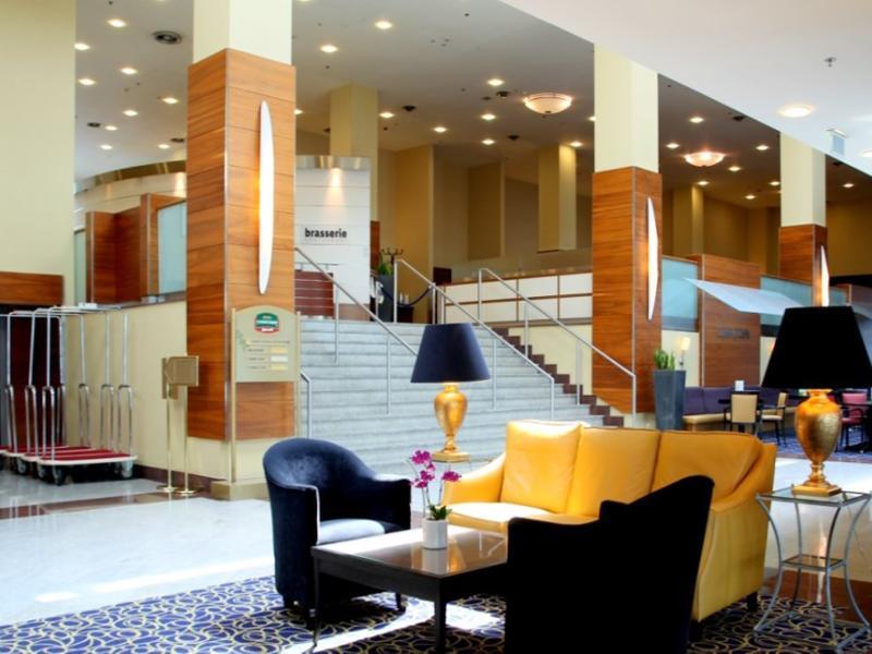 Courtyard By Marriott Airport Hotel 4*