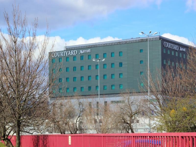 Hotel Courtyard By Marriott Airport