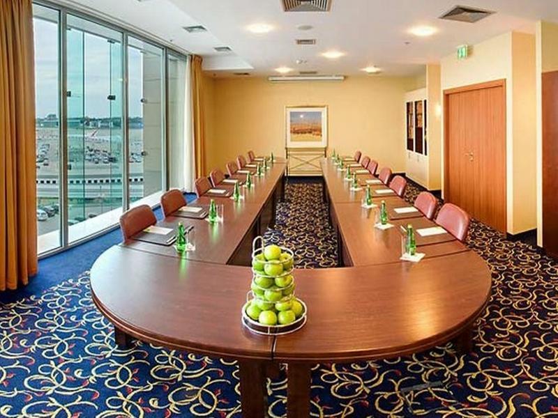 Courtyard By Marriott Airport Hotel 4*