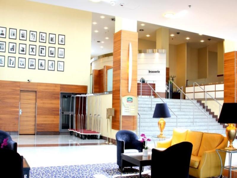 Hotel Courtyard By Marriott Airport Warsaw