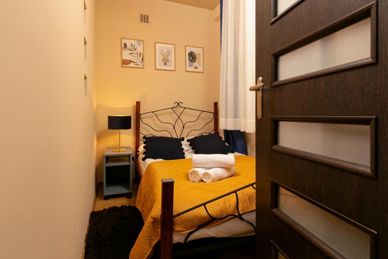 Wola With Balcony & Close To Metro By Renters * Warsaw