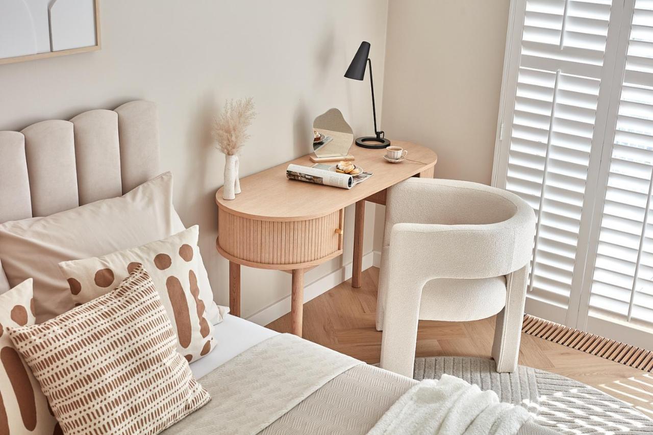Zoli Stork - Hubnera 5 * Warszawa