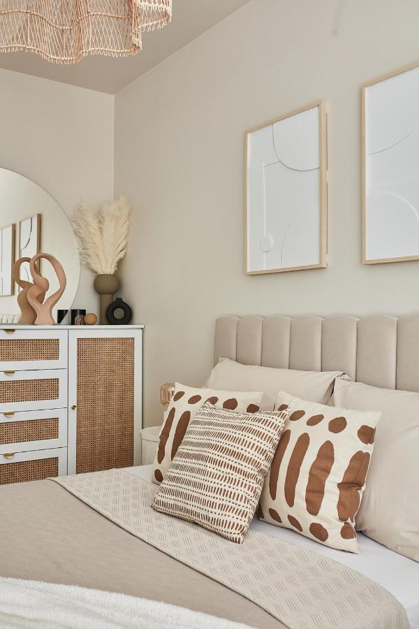 Zoli Stork - Hubnera 5 * Warszawa