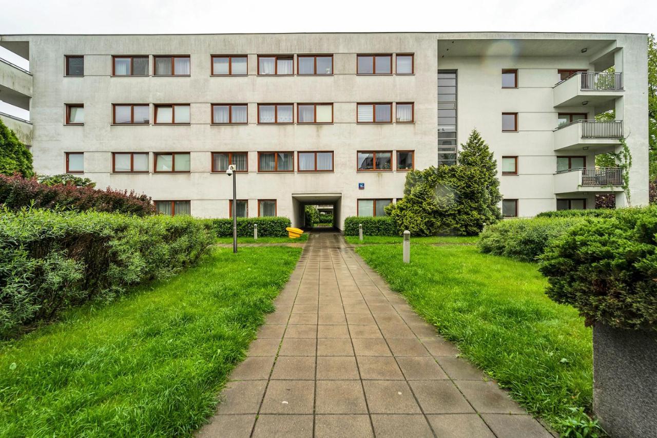 Malborska Metro Kondratowicza Apartamento *