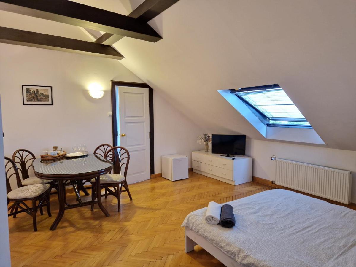 Homestay Wood Stara Ochota Warsaw