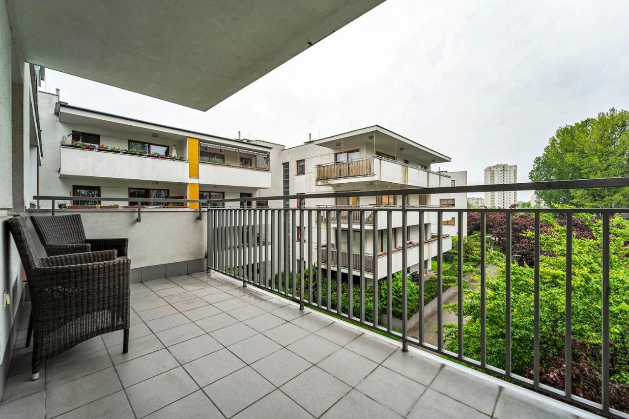 Malborska Metro Kondratowicza Apartamento *