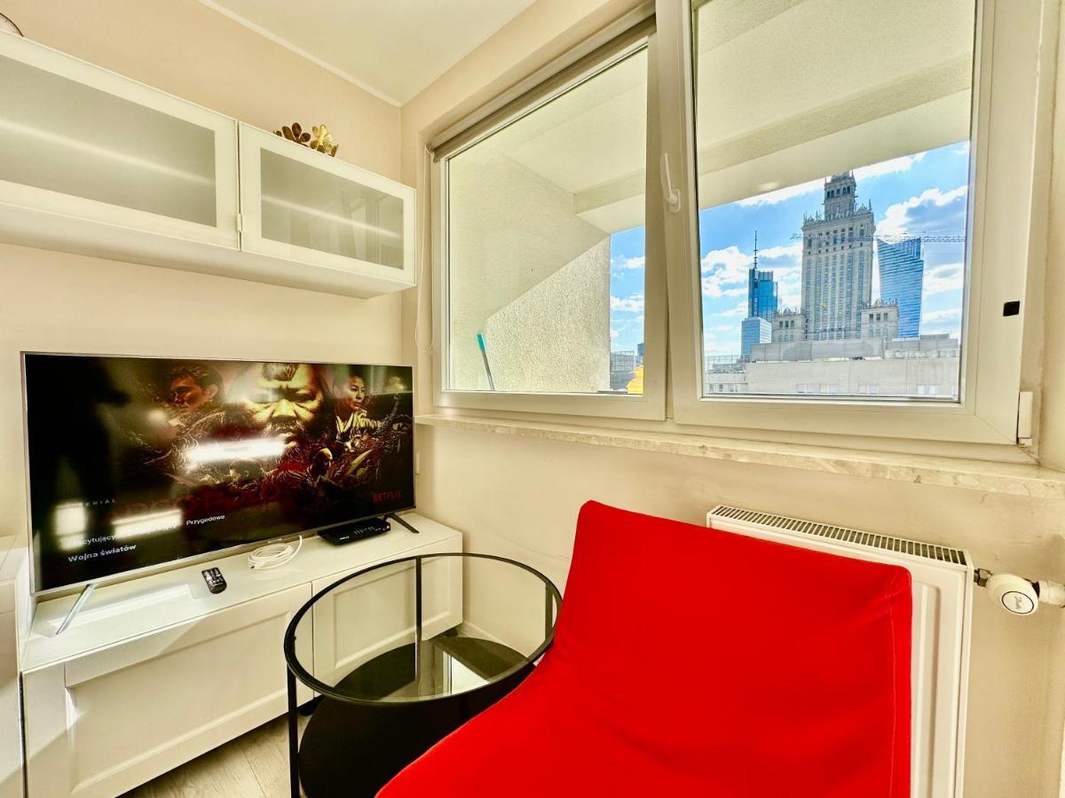 Căn hộ Super Gold Centrum 2x Metro Wifi 600 Mb/s Netflix Hbo Appletv *