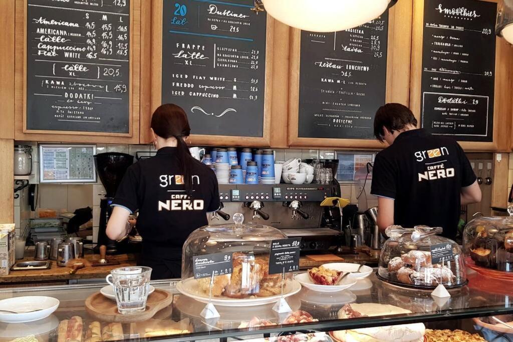 Rondo Onz Metro, Krochmalna 32a Street Varsóvia