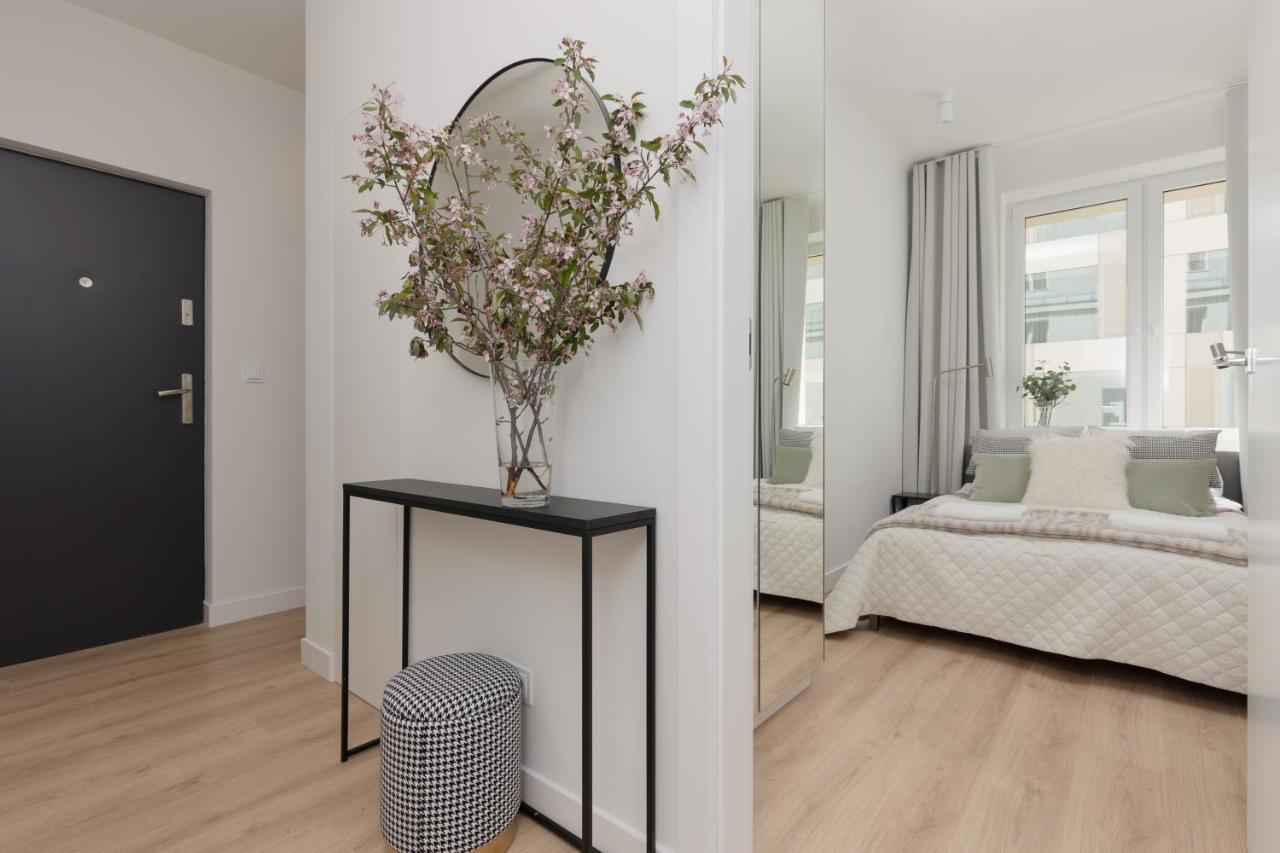 Fashionable Center By Renters Apartment