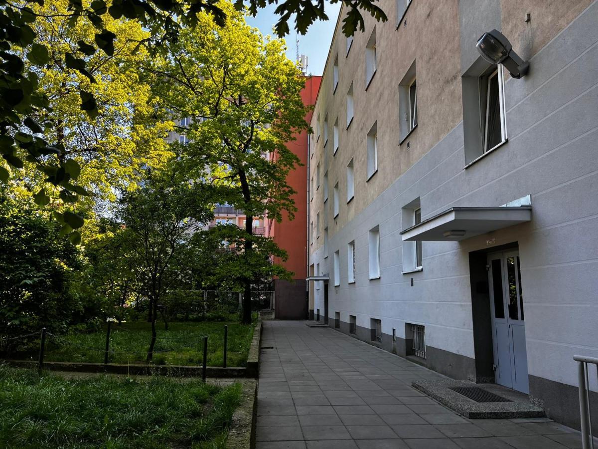 Close To Royal Lazienki Park, недалеко от олинек Apartamento