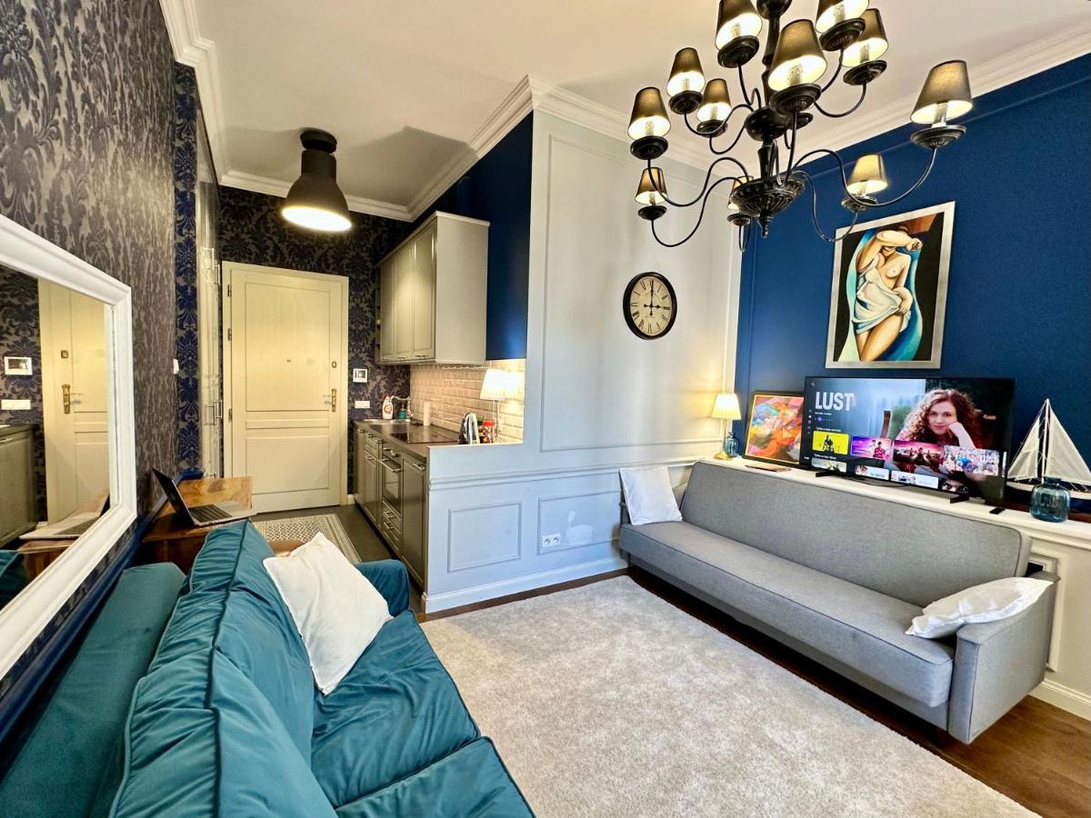 Decor Metro Wifi 300 Mbs 65tv Netflix Hbo Warsaw