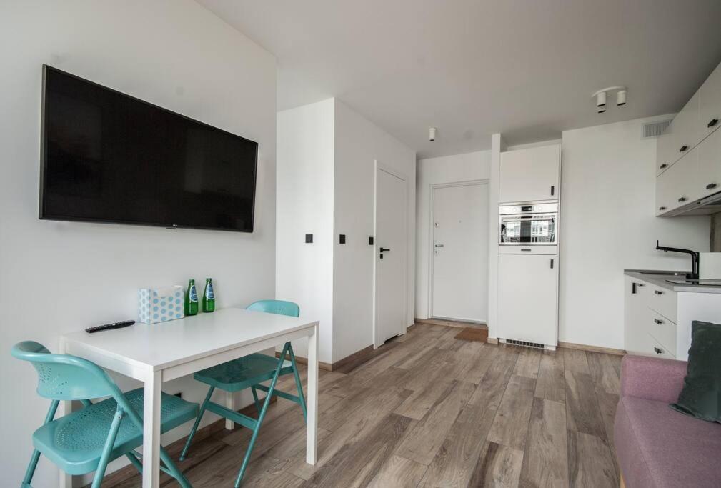 Unique With Stunning View & Netflix Apartament Warszawa