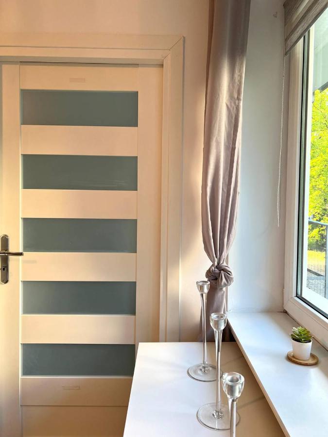 2-rooms Cute Apartment, Metro, Wi-fi - By Hik * Warsaw