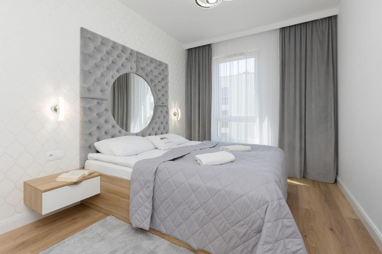 Praga Arte With Parking & Balcony By Renters *