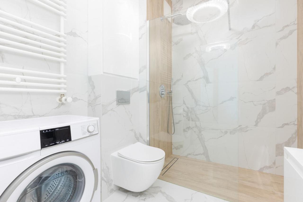 Apartment Praga Arte With Parking & Balcony By Renters *
