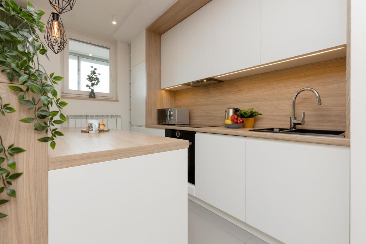 City View With 2 Bedrooms & Ac By Renters Varsóvia