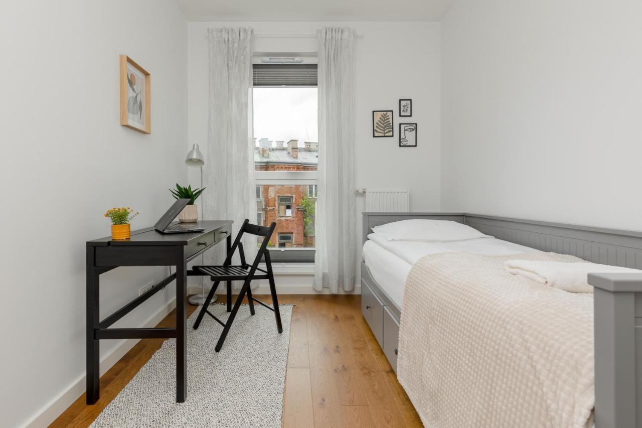 Modern Stalowa 2 Bedrooms & Parking By Renters Warsaw
