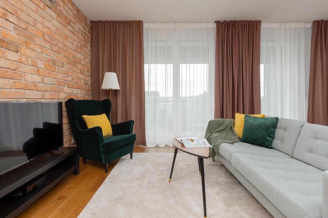 Apartment Modern Stalowa 2 Bedrooms & Parking By Renters *