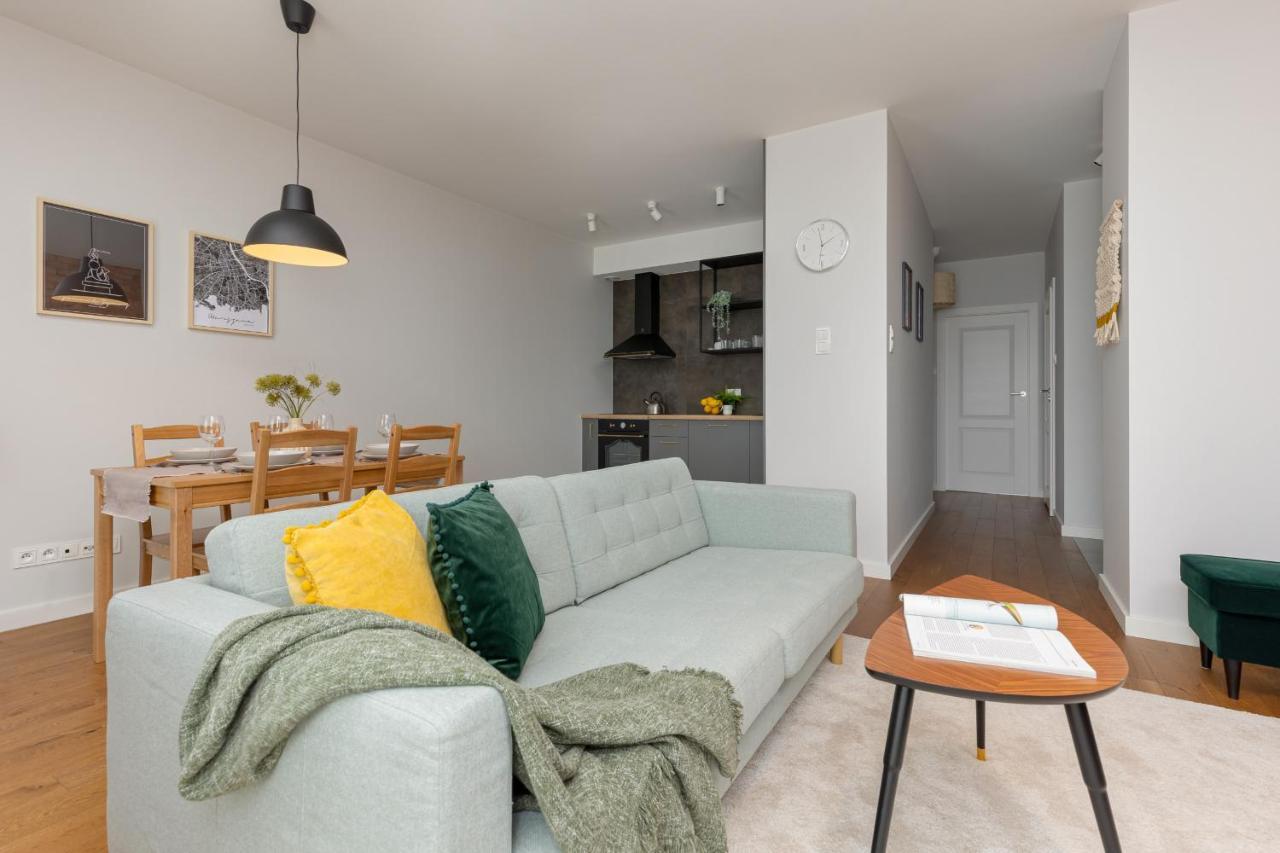 Modern Stalowa 2 Bedrooms & Parking By Renters *