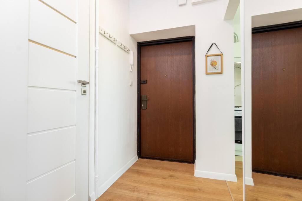 Studio Nowolipki, Central Location Apartment